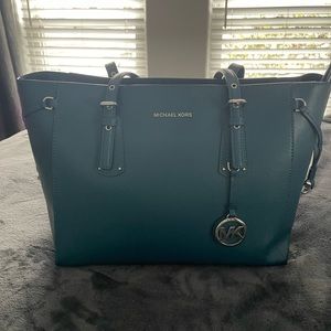 Michael Kors Medium Voyager Tote